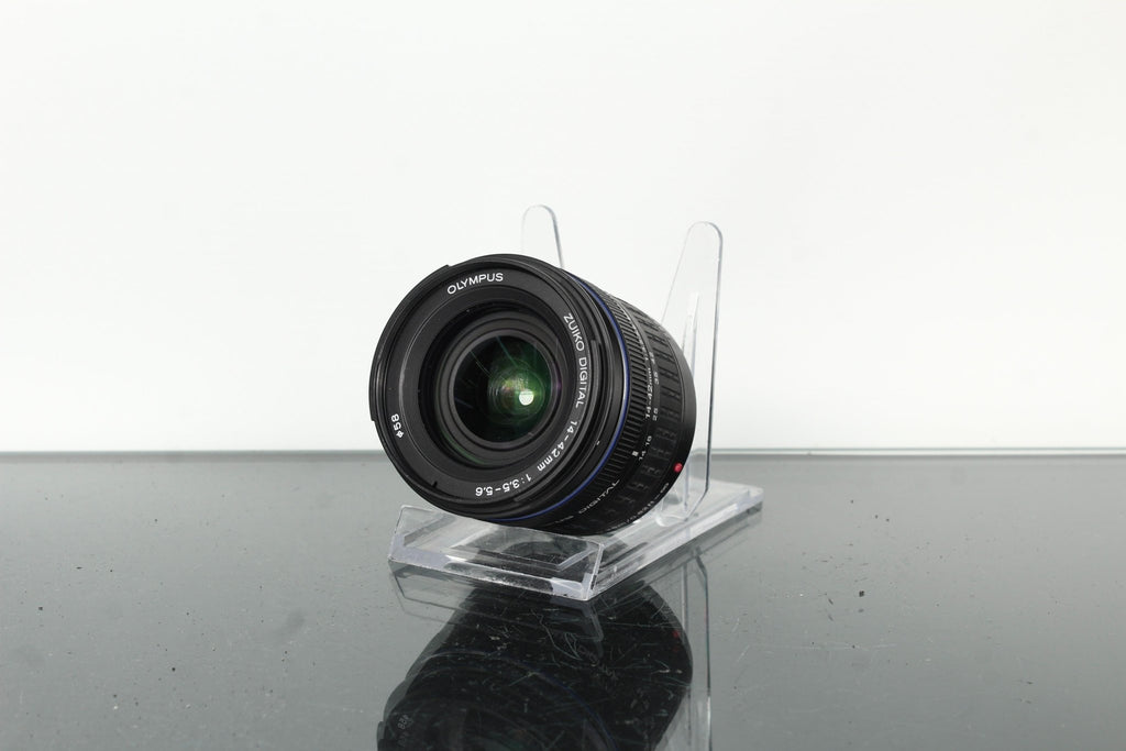Olympus D 14 - 42mm 1:3.5 - 5.6 - Dutch|Thrift