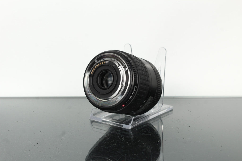 Olympus D 14 - 45mm 1:3.5 - 5.6 - Dutch|Thrift