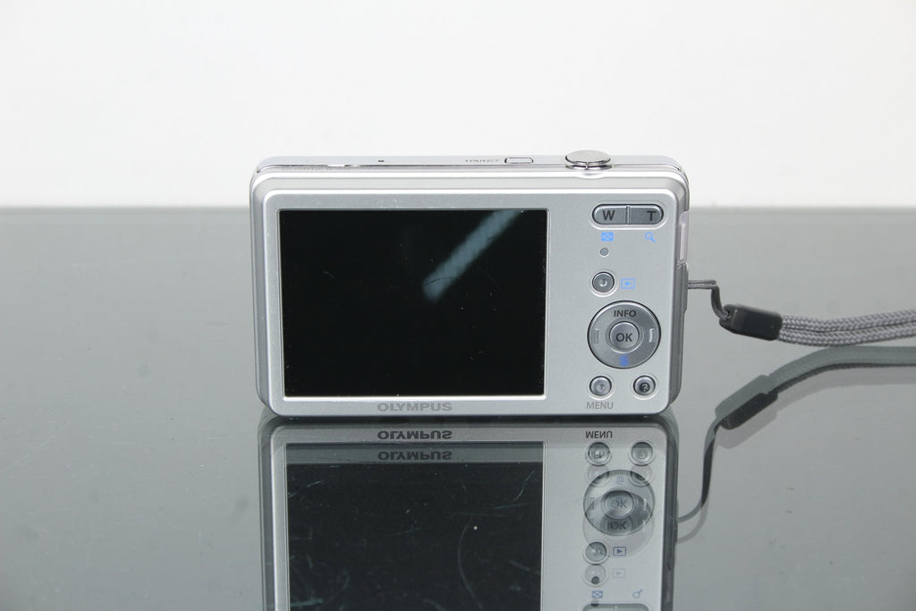 Olympus D - 700 - Dutch|Thrift