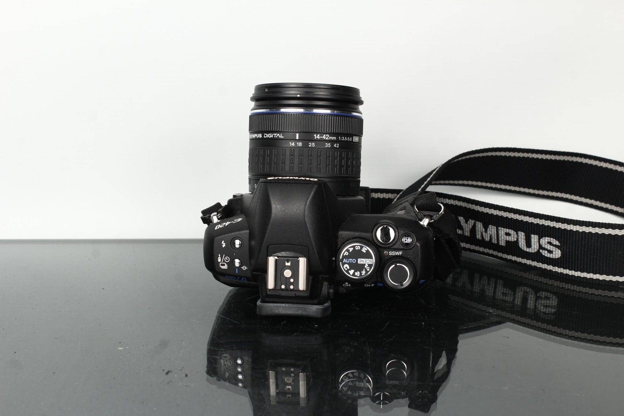 Olympus E - 420 + Olympus 14 - 42mm 1:3.5 - 5.6 - Dutch|Thrift