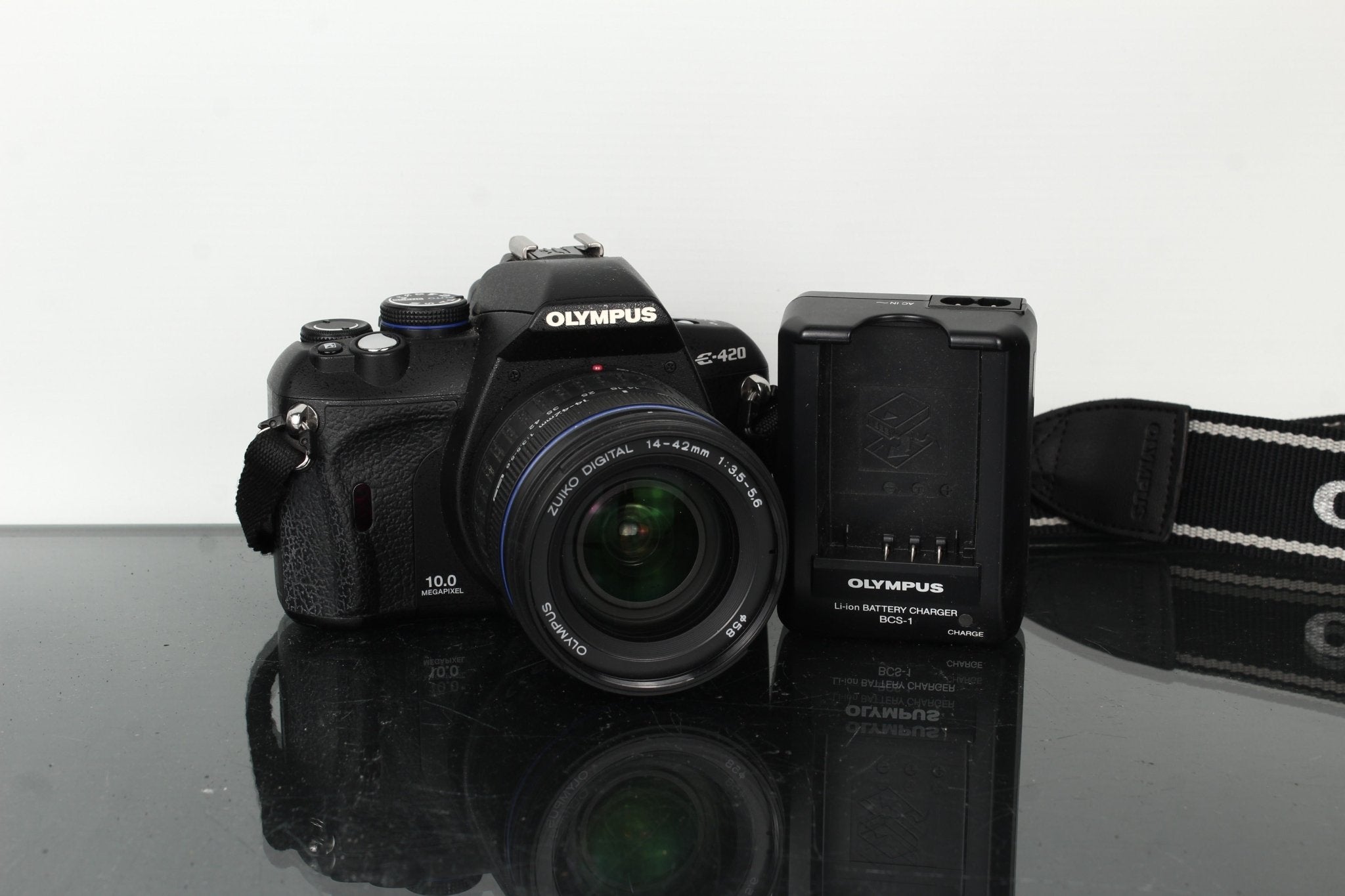 Olympus E-420 DSLR Camera Kit with 14-42mm Lens & Charger – Dutch