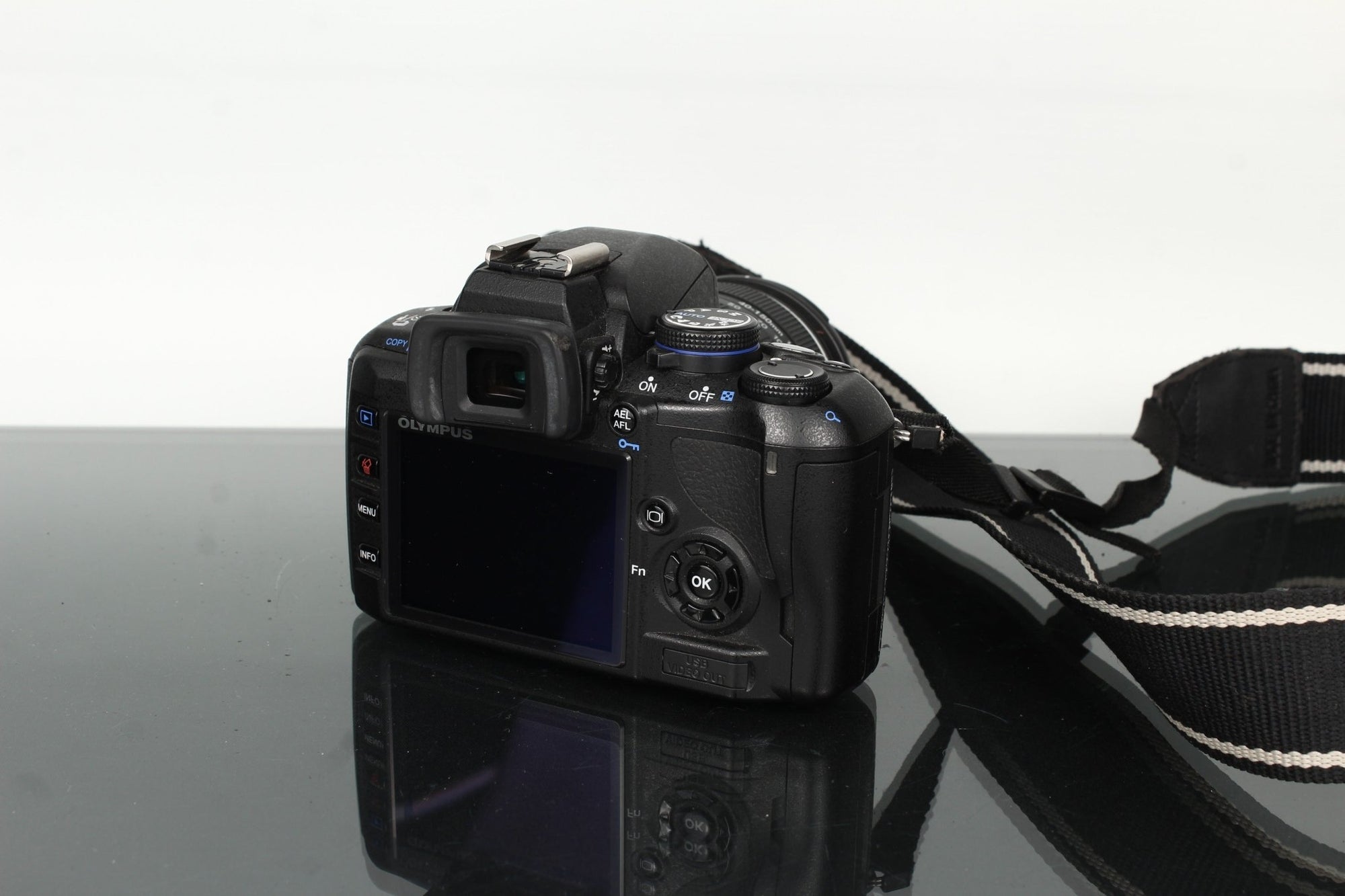 Olympus E - 420 + Zuiko Digital 40 - 150mm 1:4 - 5.6 - Dutch|Thrift