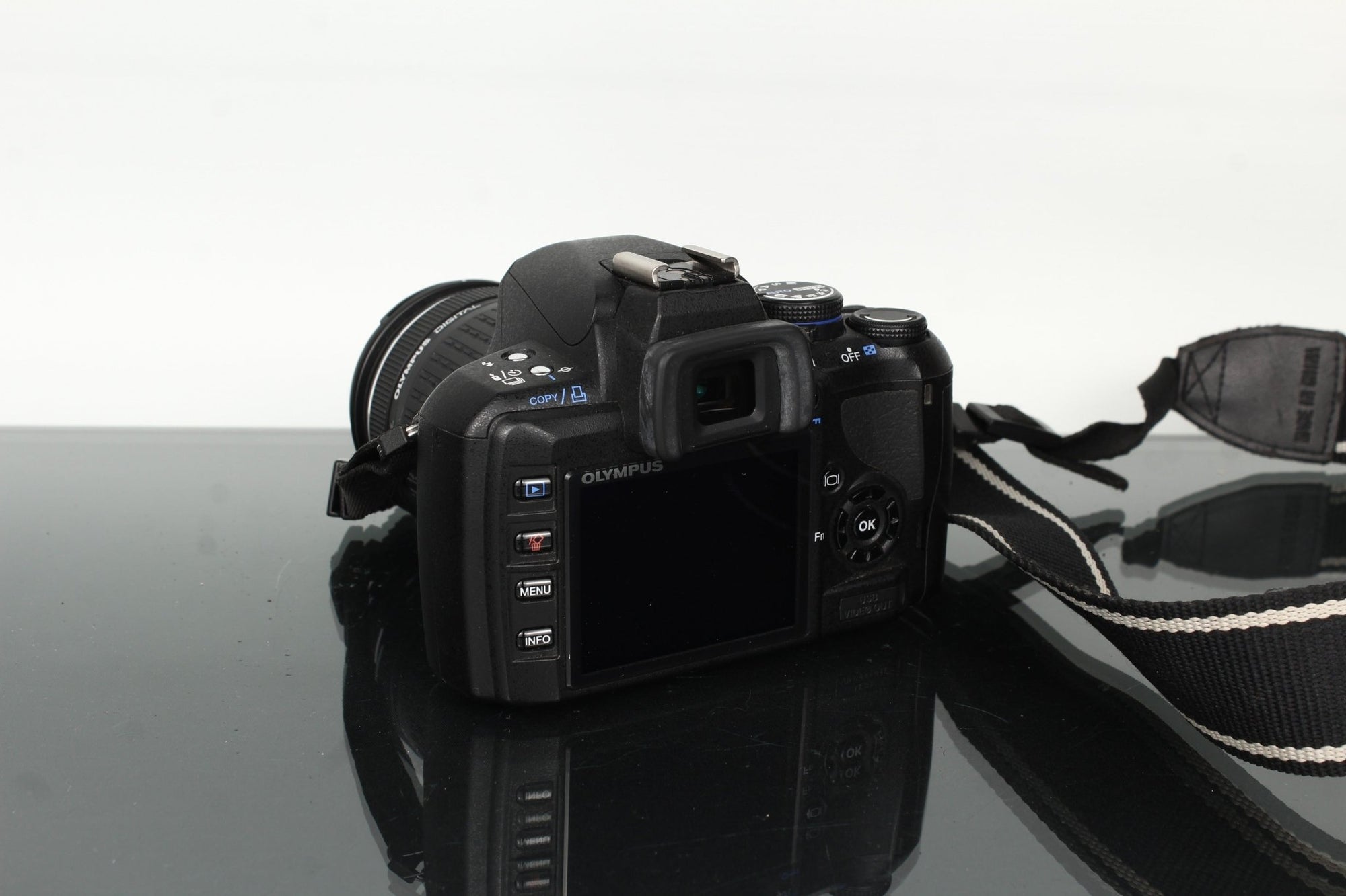 Olympus E - 420 + Zuiko Digital 40 - 150mm 1:4 - 5.6 - Dutch|Thrift