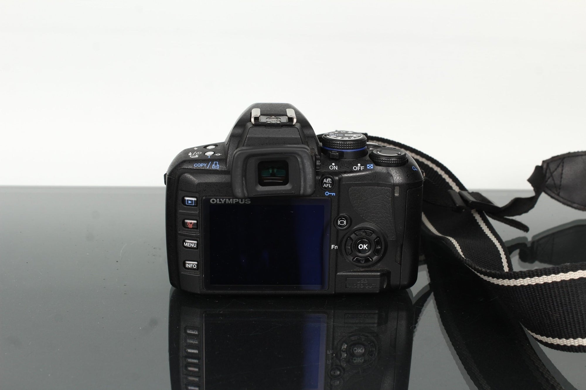 Olympus E - 420 + Zuiko Digital 40 - 150mm 1:4 - 5.6 - Dutch|Thrift