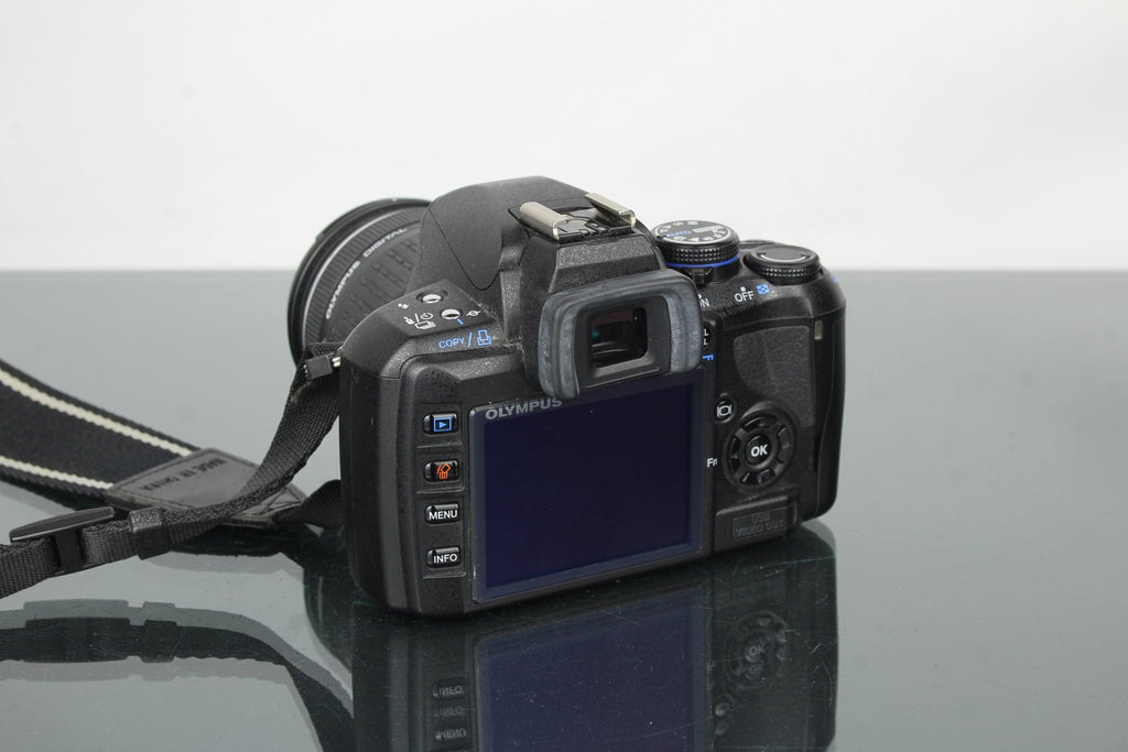 Olympus E420 + 40 - 150mm 1:4 - 5.6 lens - Dutch|Thrift