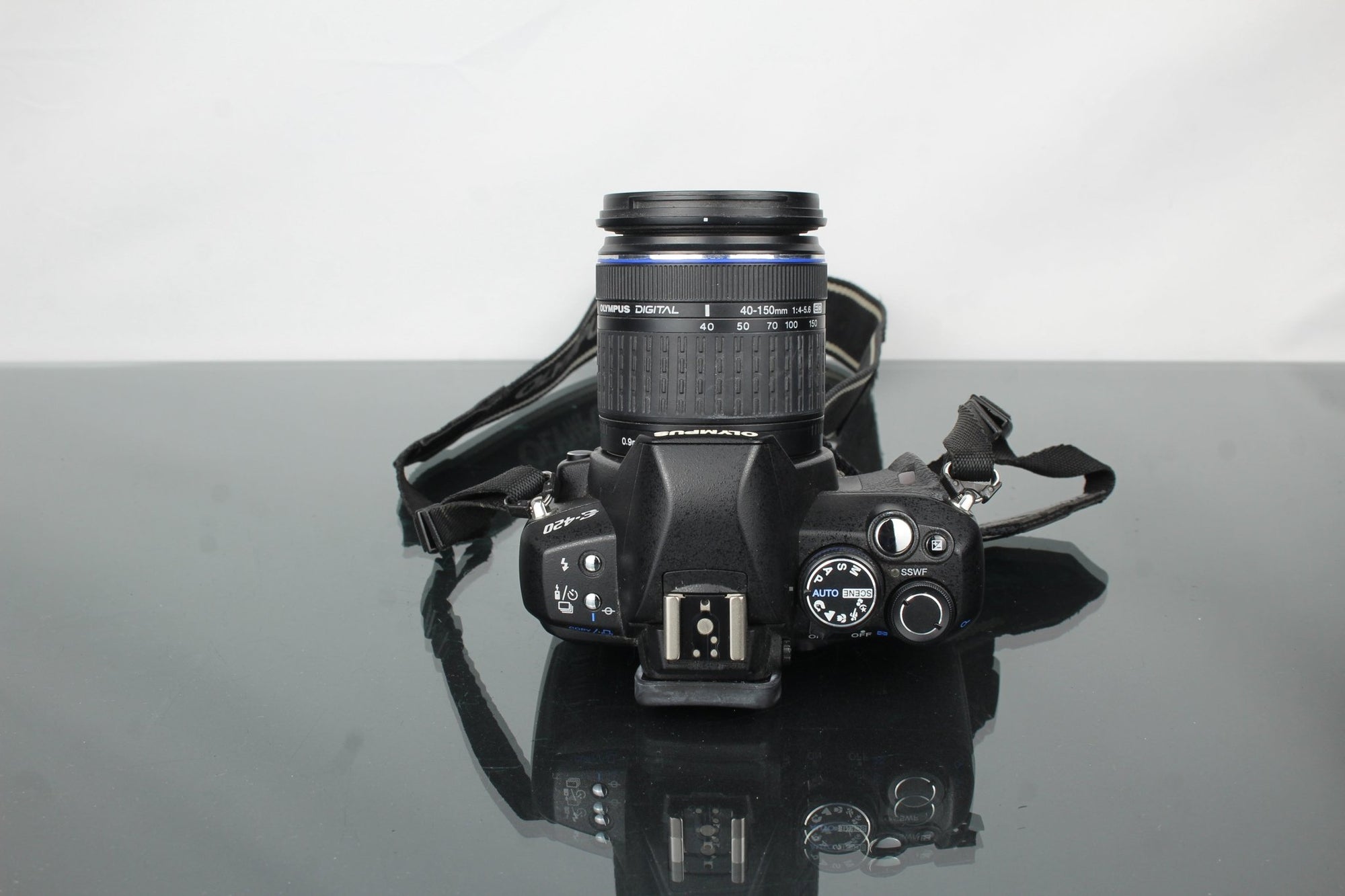 Olympus E420 + 40 - 150mm 1:4 - 5.6 lens - Dutch|Thrift