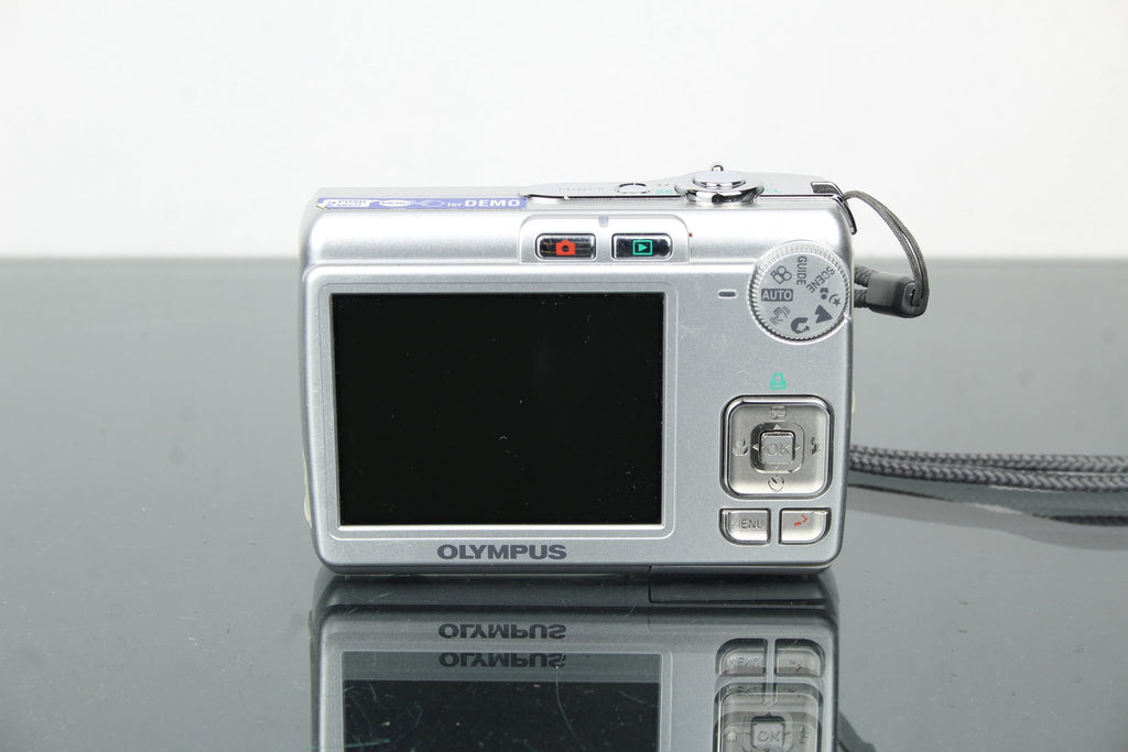 Olympus FE - 210 - Dutch|Thrift