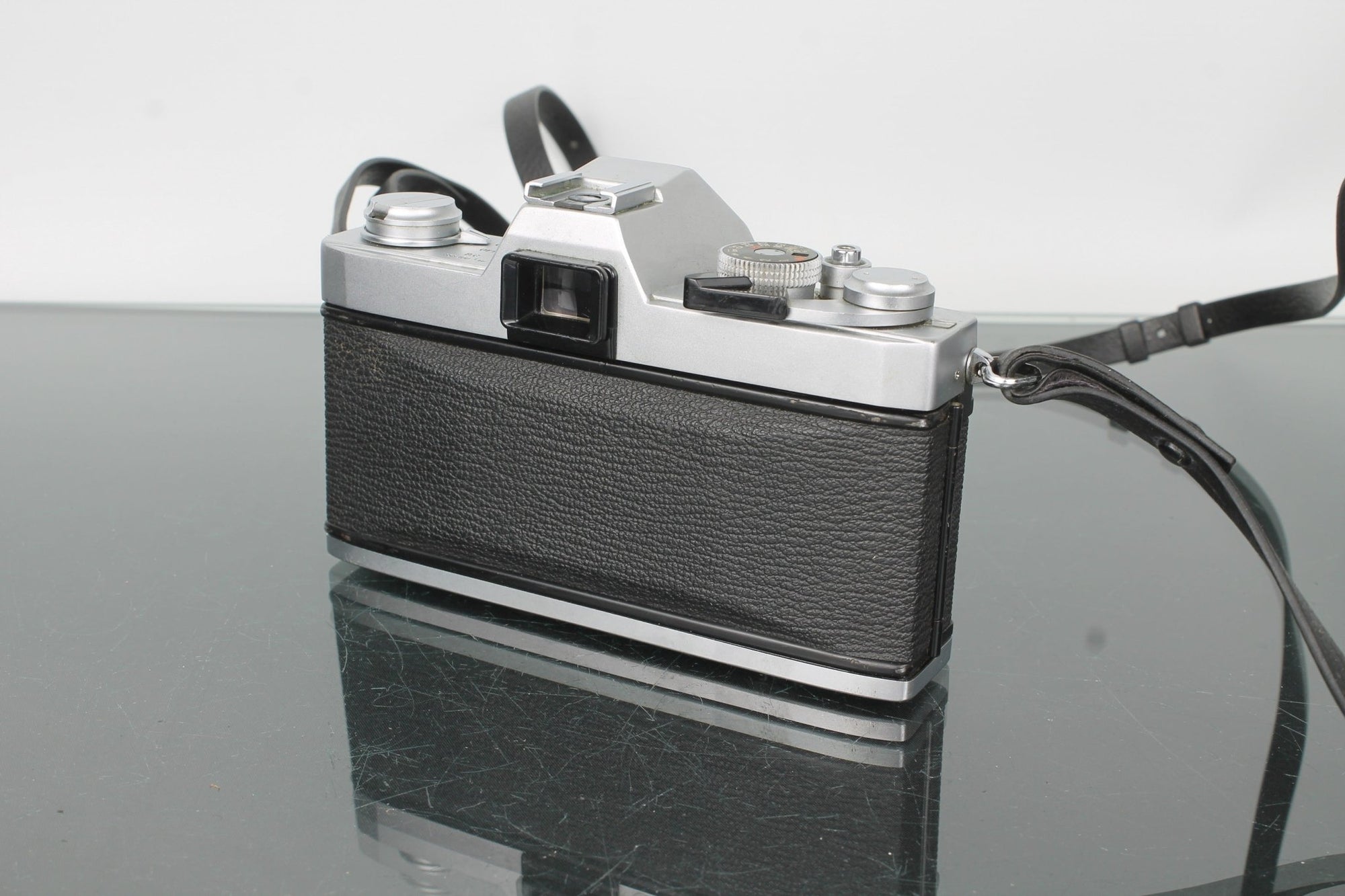 Olympus FTL + Olympus 1:1.8 f=50mm - Dutch|Thrift