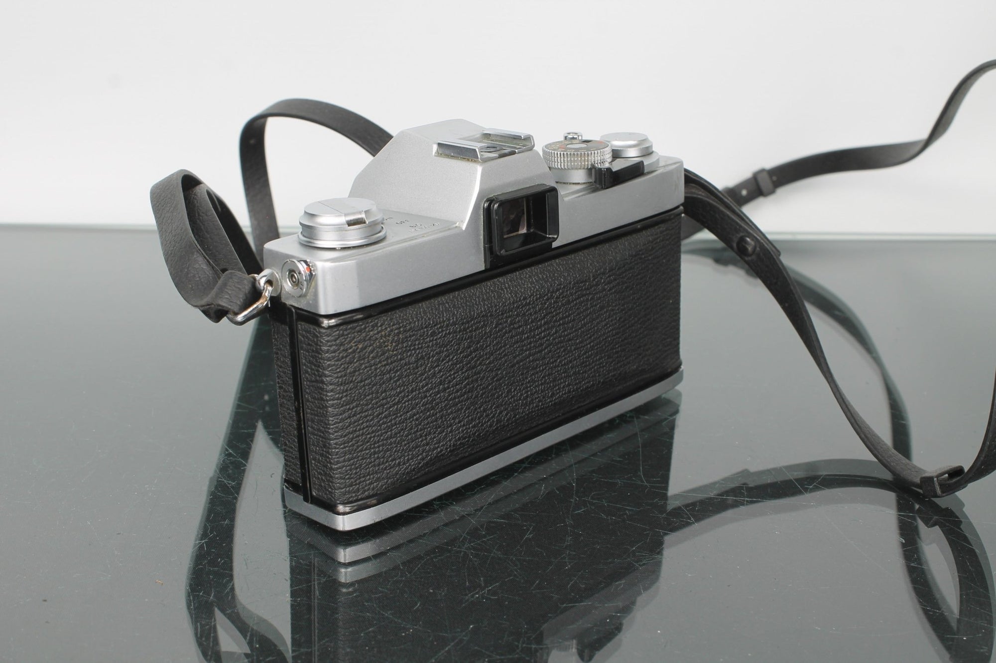Olympus FTL + Olympus 1:1.8 f=50mm - Dutch|Thrift