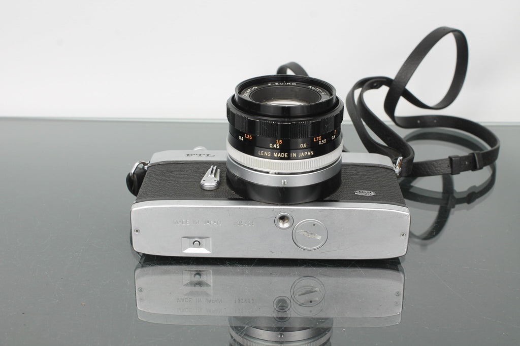 Olympus FTL + Olympus 1:1.8 f=50mm - Dutch|Thrift
