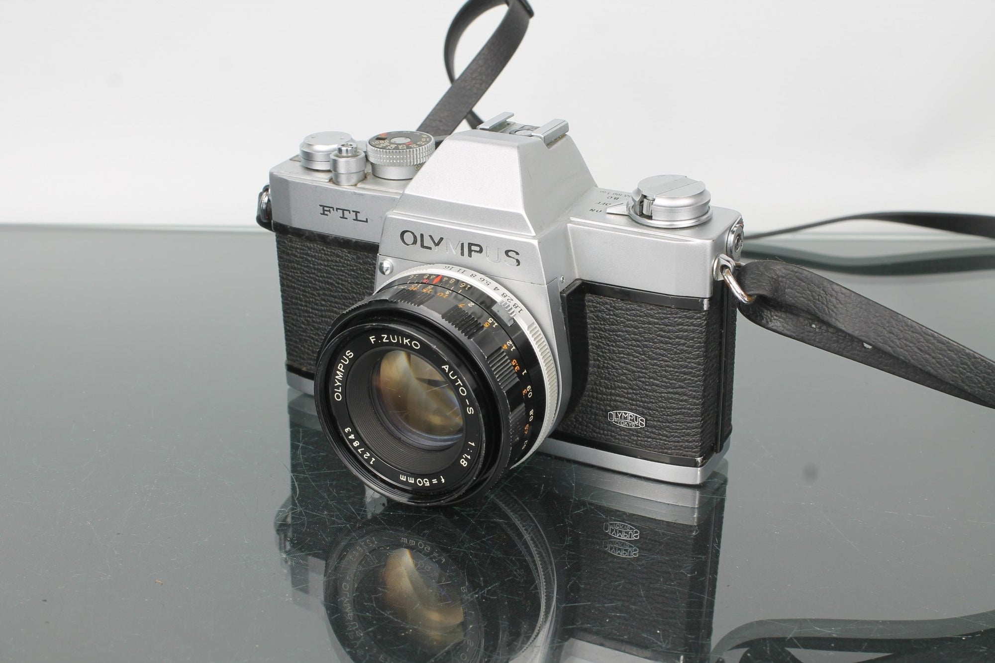 Olympus FTL + Olympus 1:1.8 f=50mm - Dutch|Thrift