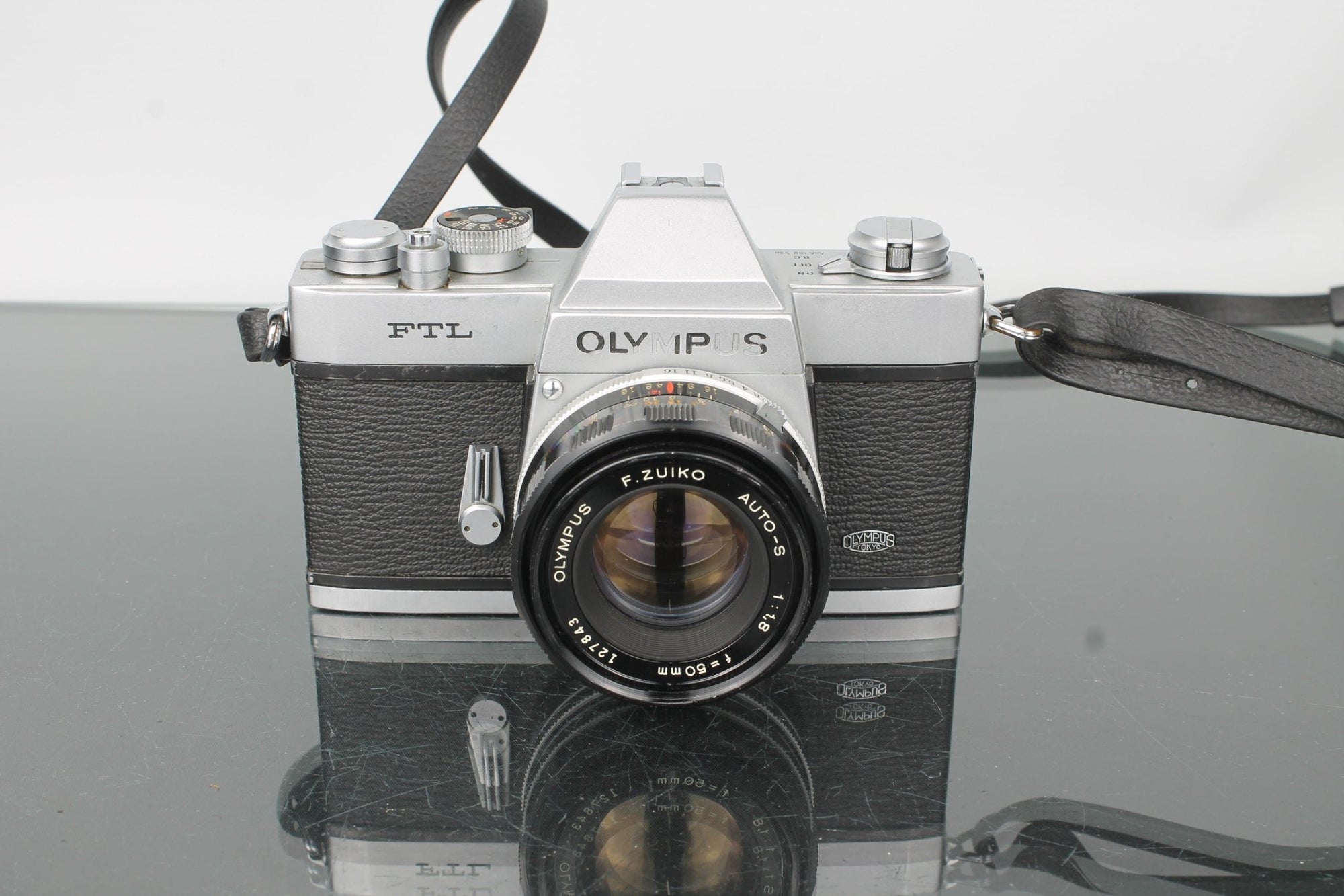 Olympus FTL + Olympus 1:1.8 f=50mm - Dutch|Thrift