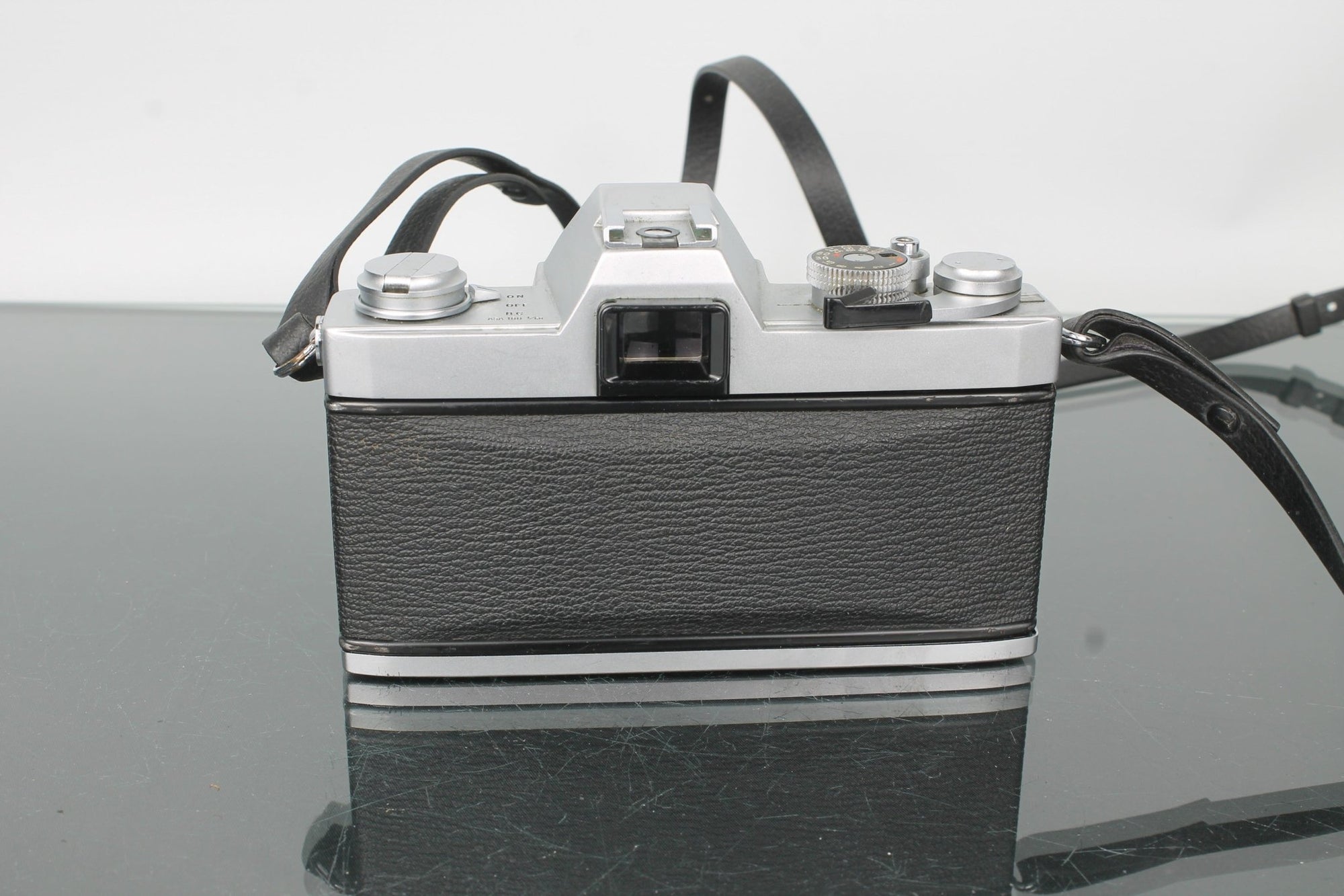 Olympus FTL + Olympus 1:1.8 f=50mm - Dutch|Thrift
