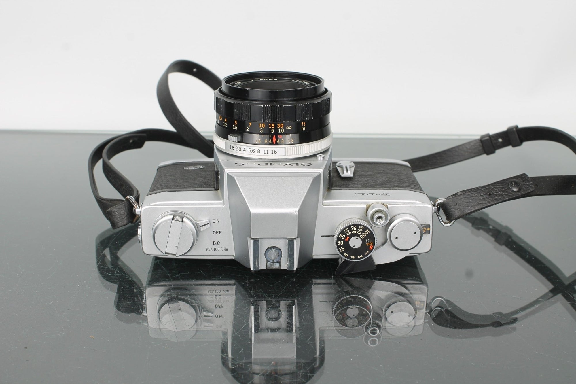 Olympus FTL + Olympus 1:1.8 f=50mm - Dutch|Thrift