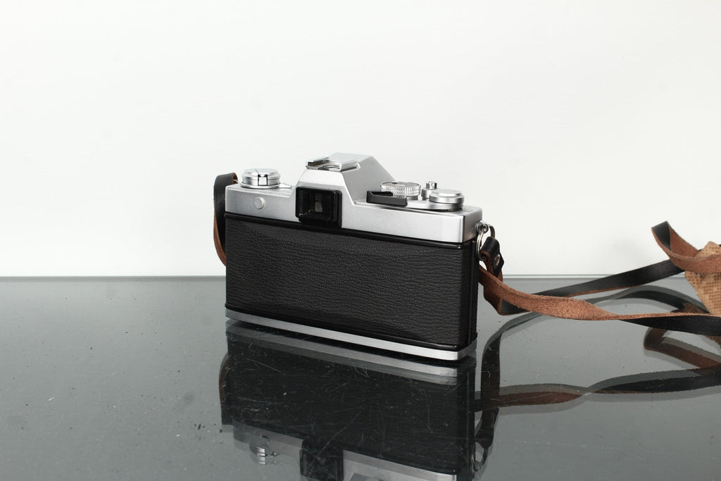 Olympus FTL + Olympus Auto - S 1:1.4 50mm - Dutch|Thrift
