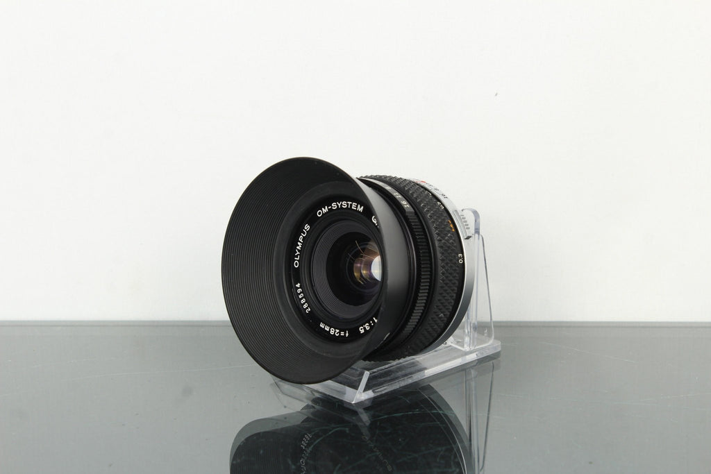 Olympus G.Zuiko Auto - W 28mm f/3.5 - Dutch|Thrift