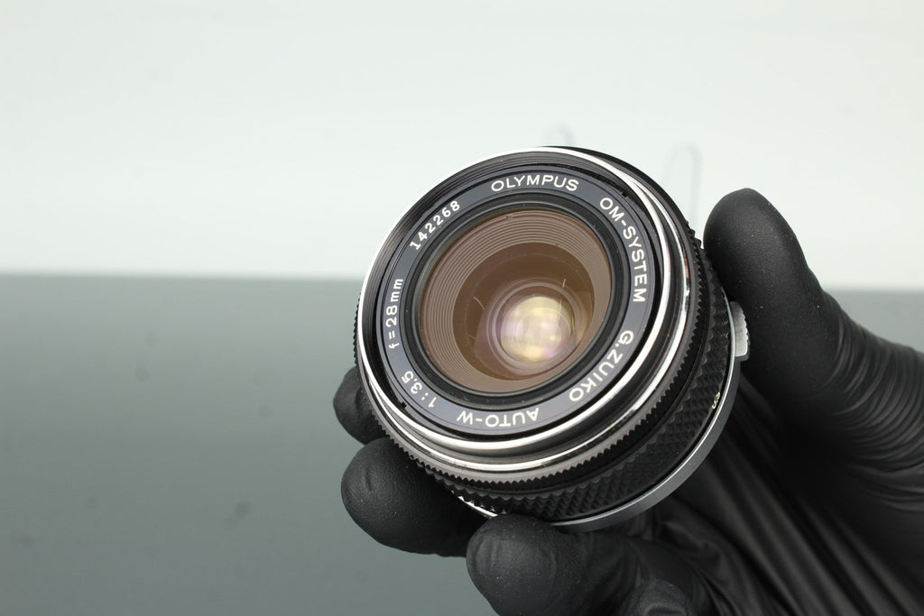 Olympus G.Zuiko Auto - W 28mm f/3.5 - Dutch|Thrift