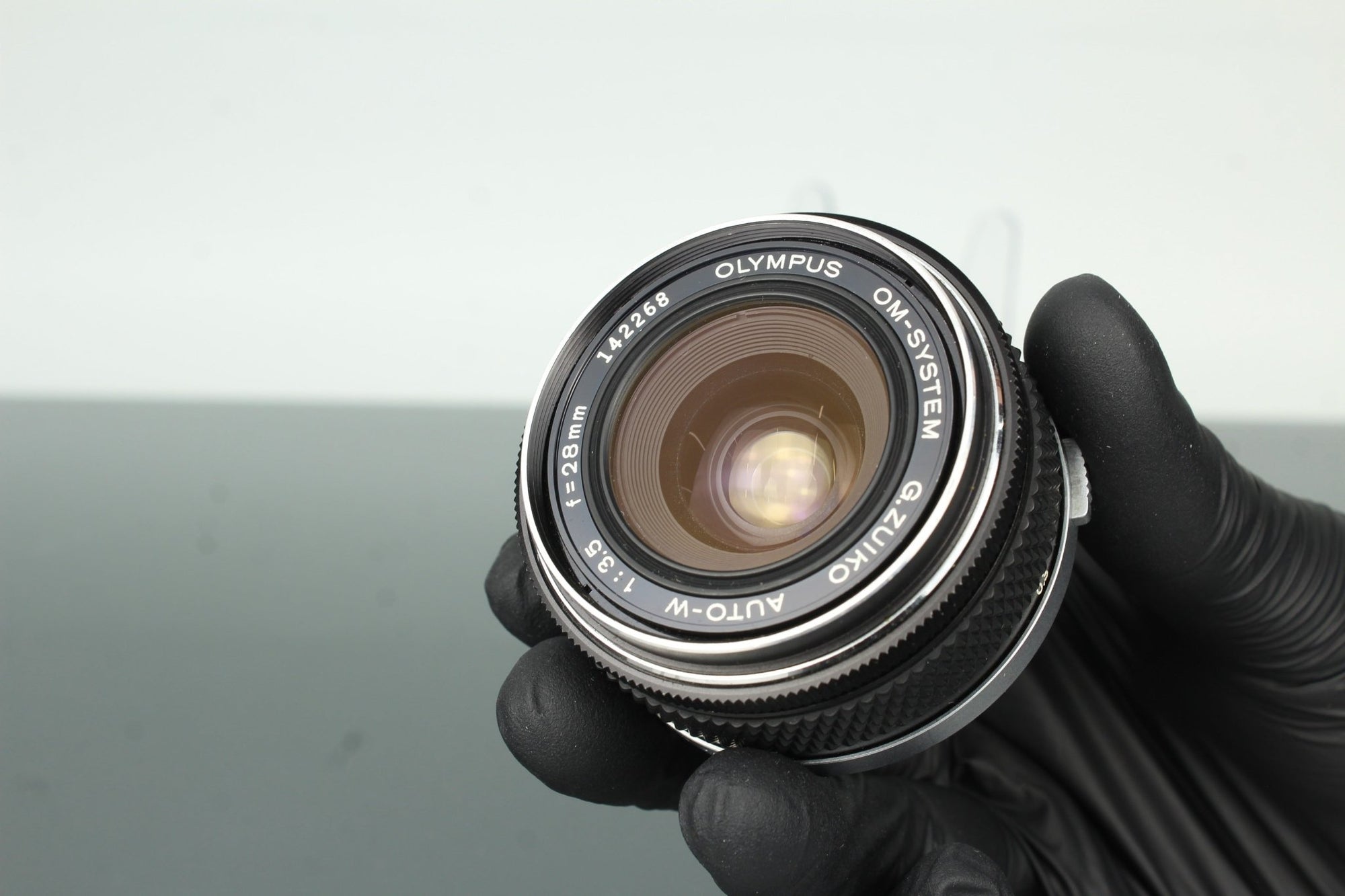 Olympus G.Zuiko Auto - W 28mm f/3.5 - Dutch|Thrift