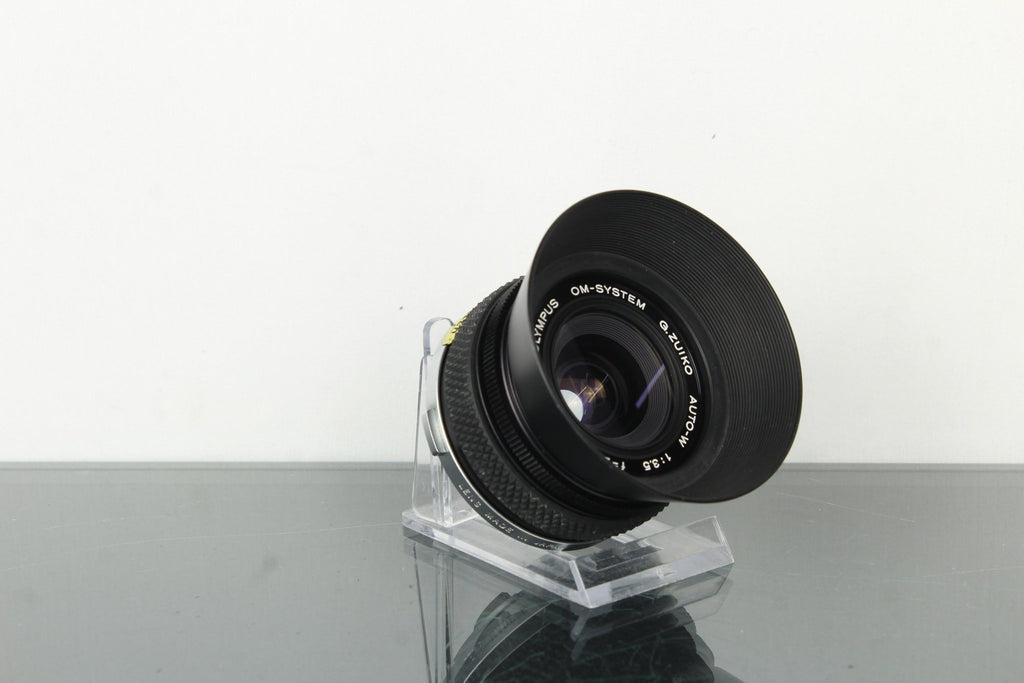 Olympus G.Zuiko Auto - W 28mm f/3.5 - Dutch|Thrift