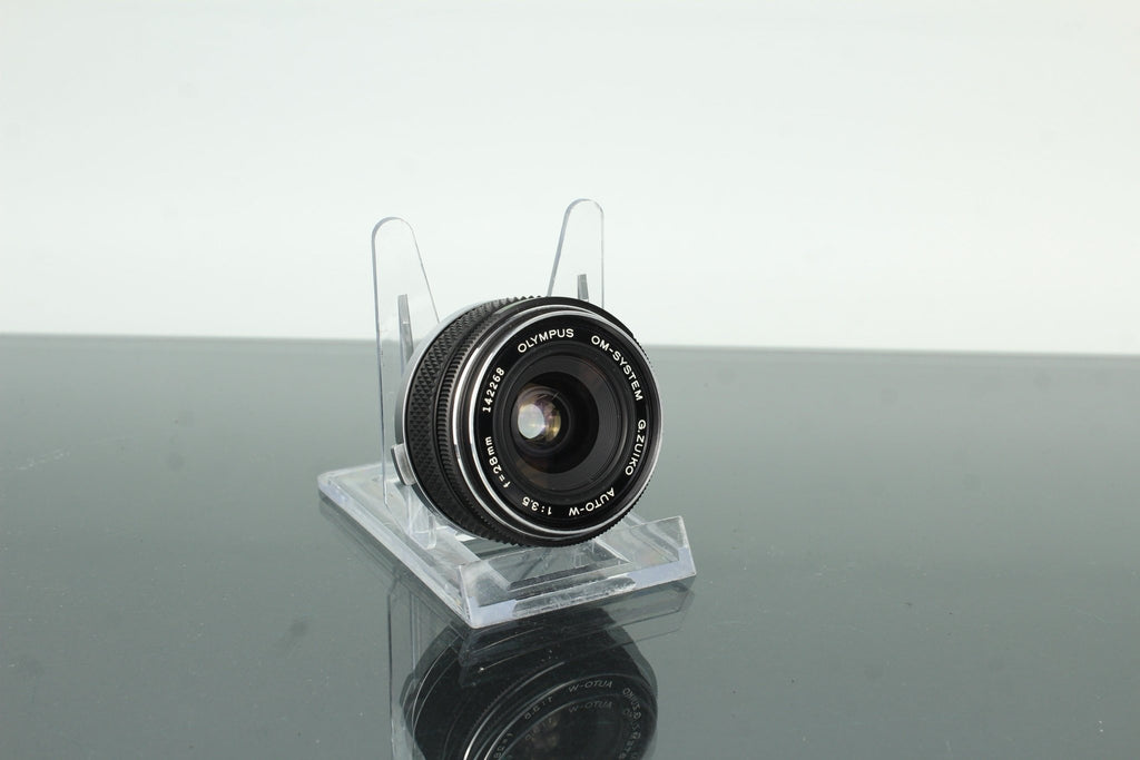 Olympus G.Zuiko Auto - W 28mm f/3.5 - Dutch|Thrift