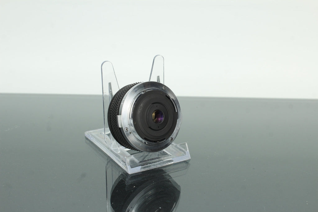 Olympus G.Zuiko Auto - W 28mm f/3.5 - Dutch|Thrift