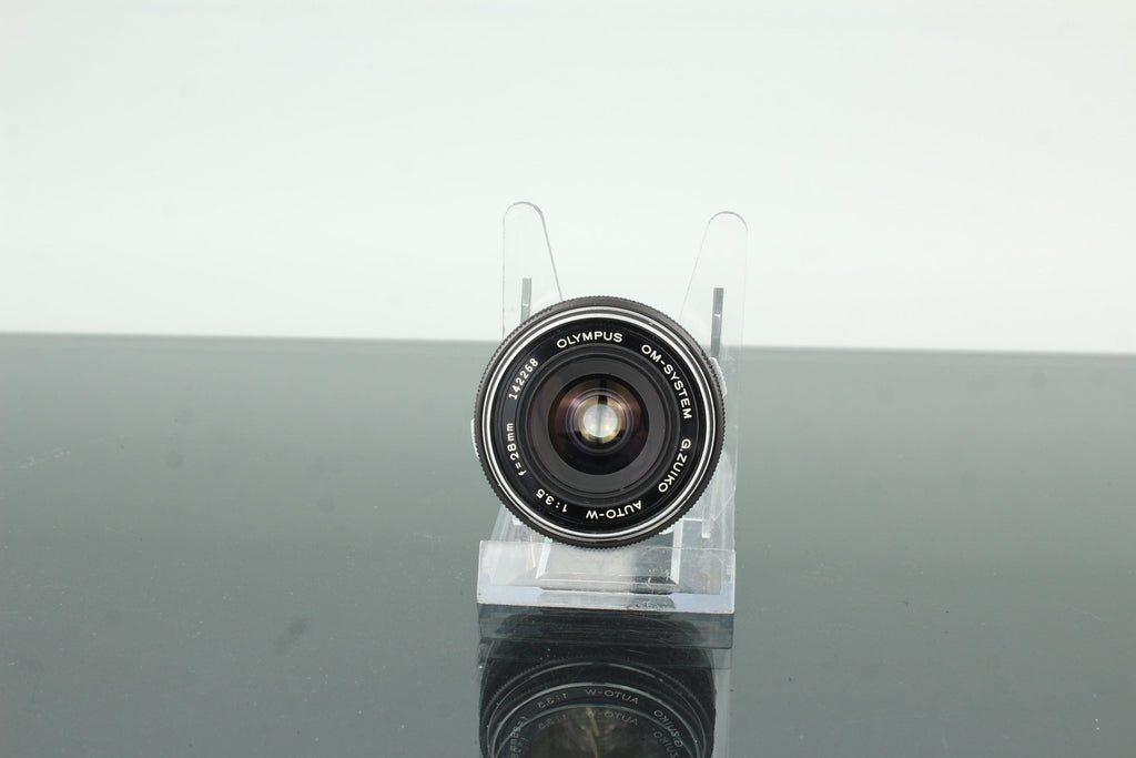 Olympus G.Zuiko Auto - W 28mm f/3.5 - Dutch|Thrift