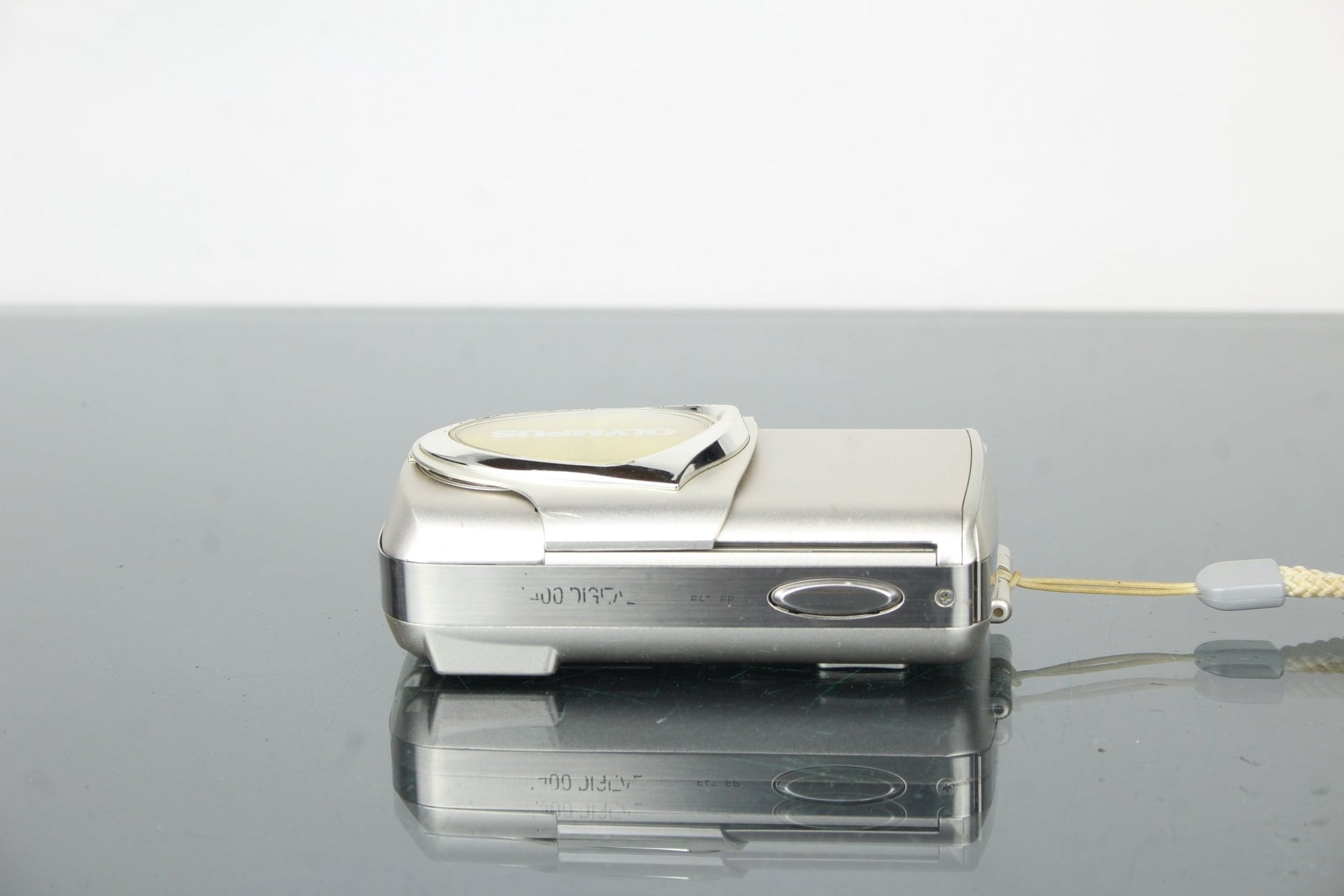 Olympus mju - 400 Digital - Dutch|Thrift