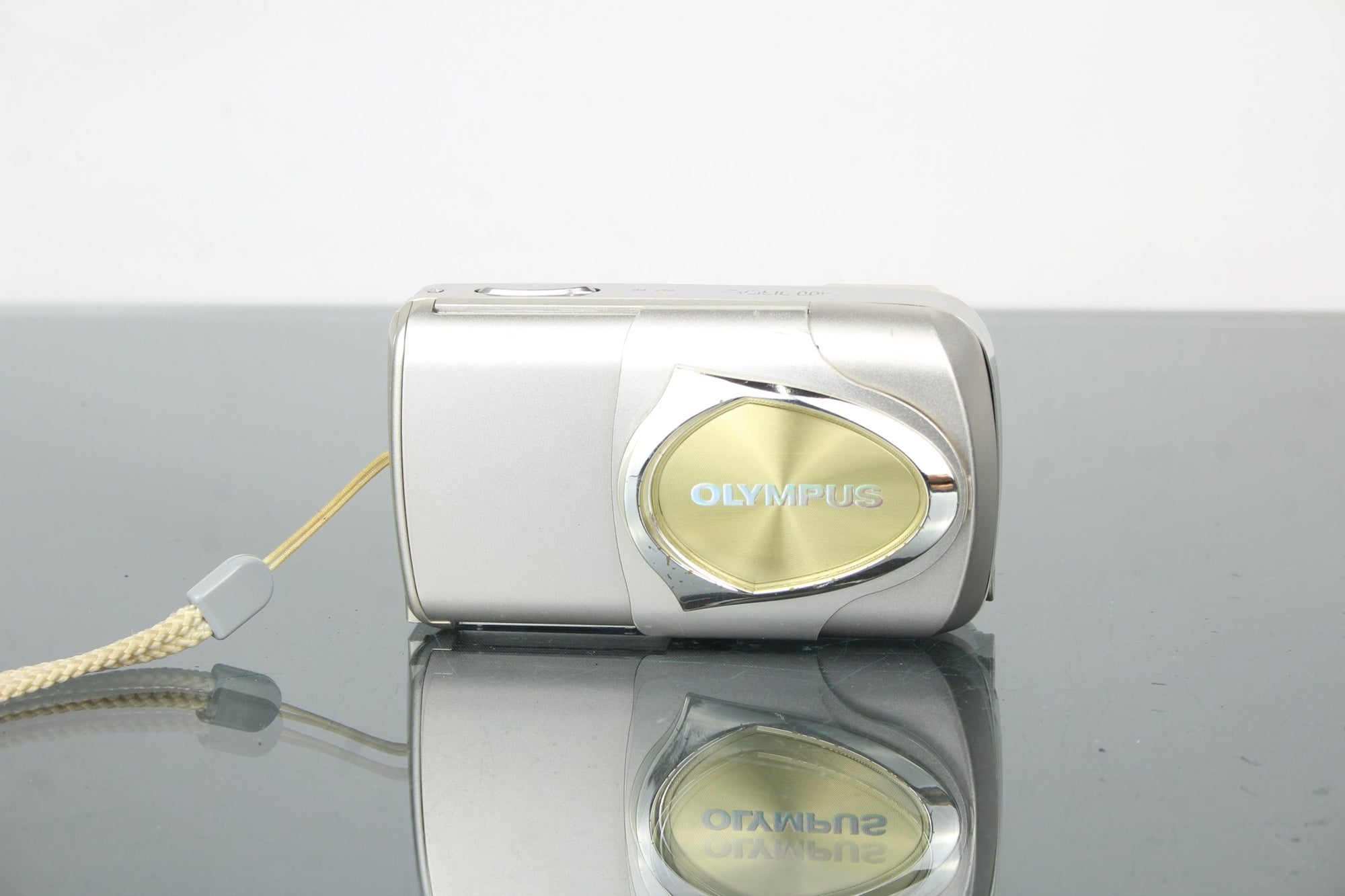 Olympus mju - 400 Digital - Dutch|Thrift