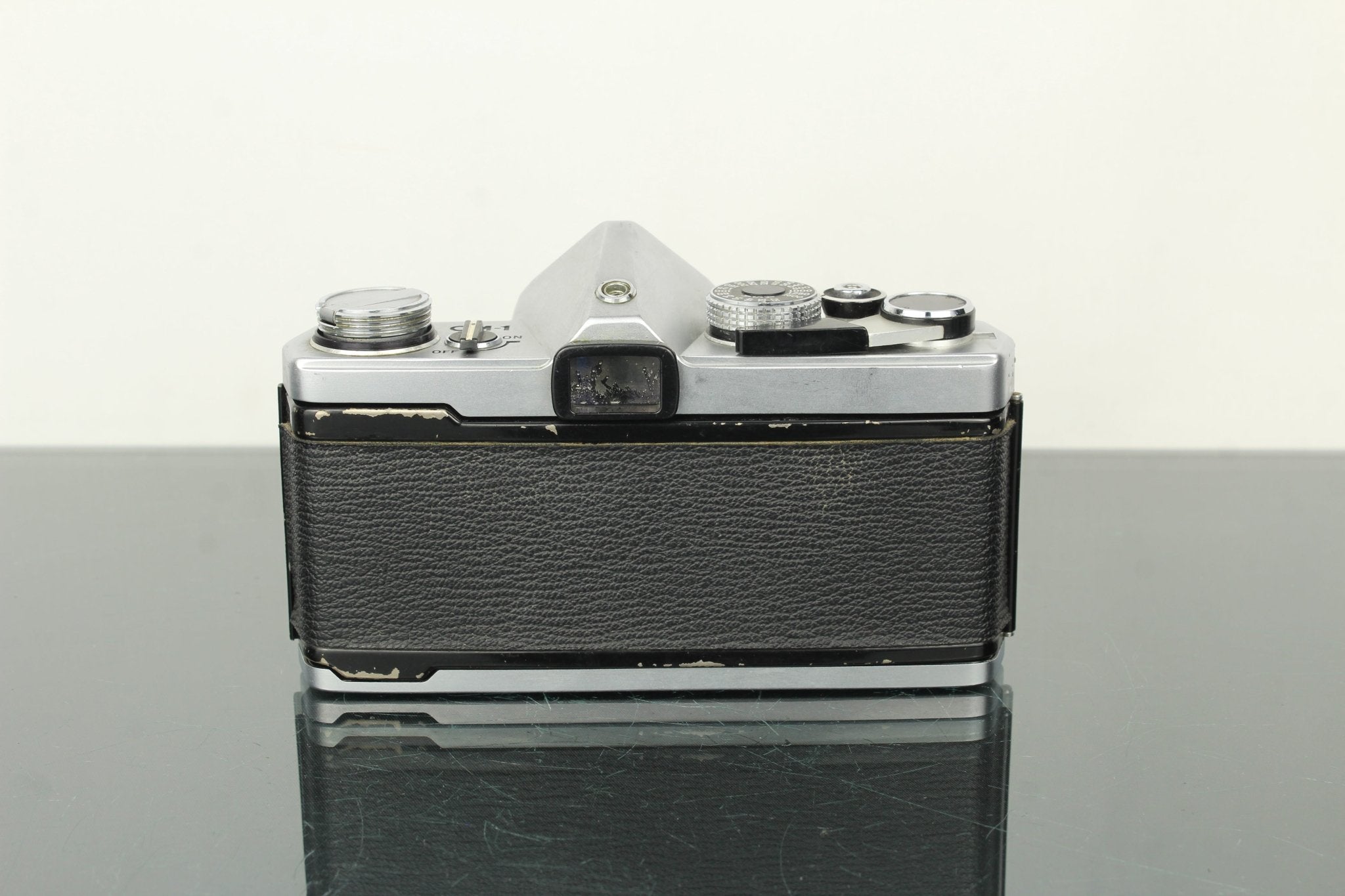 Olympus OM-1 + 50mm 1.8 Olympus lens – Dutch|Thrift
