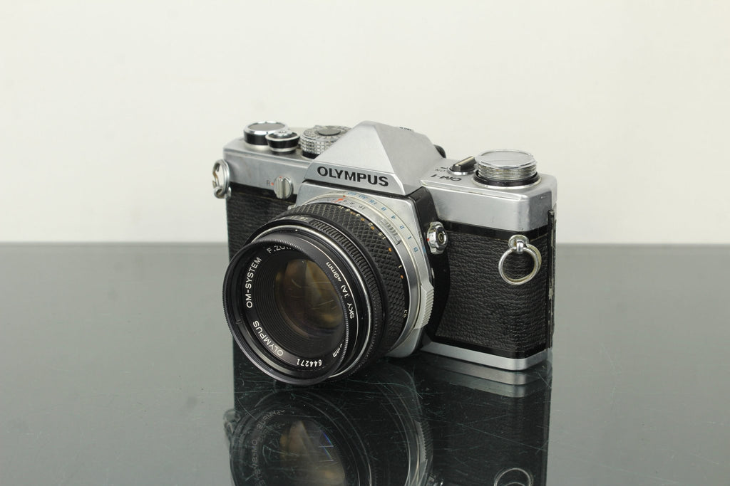 Olympus OM - 1 + 50mm 1.8 Olympus lens - Dutch|Thrift