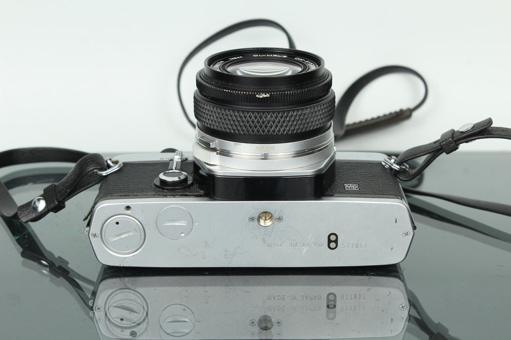 Olympus OM - 1 + Auto W 28mm 1:2.8 - Dutch|Thrift