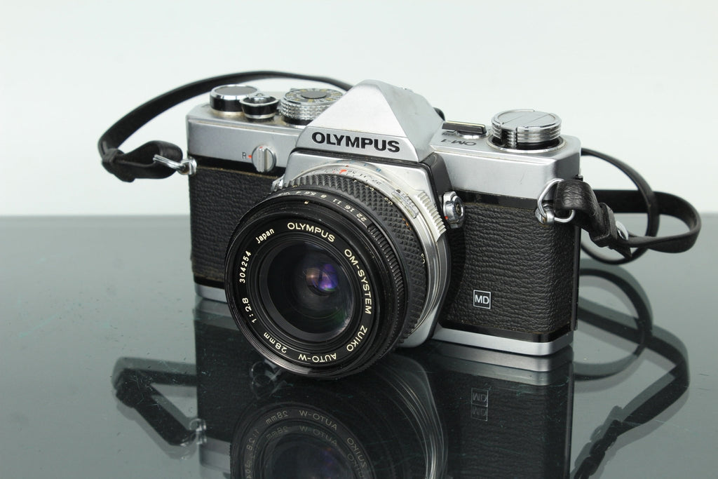Olympus OM - 1 + Auto W 28mm 1:2.8 - Dutch|Thrift
