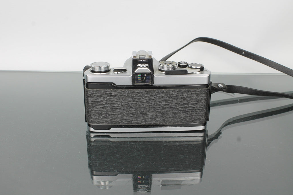 Olympus OM - 1 + Olympus Auto - S 50mm f/1.4 - Dutch|Thrift