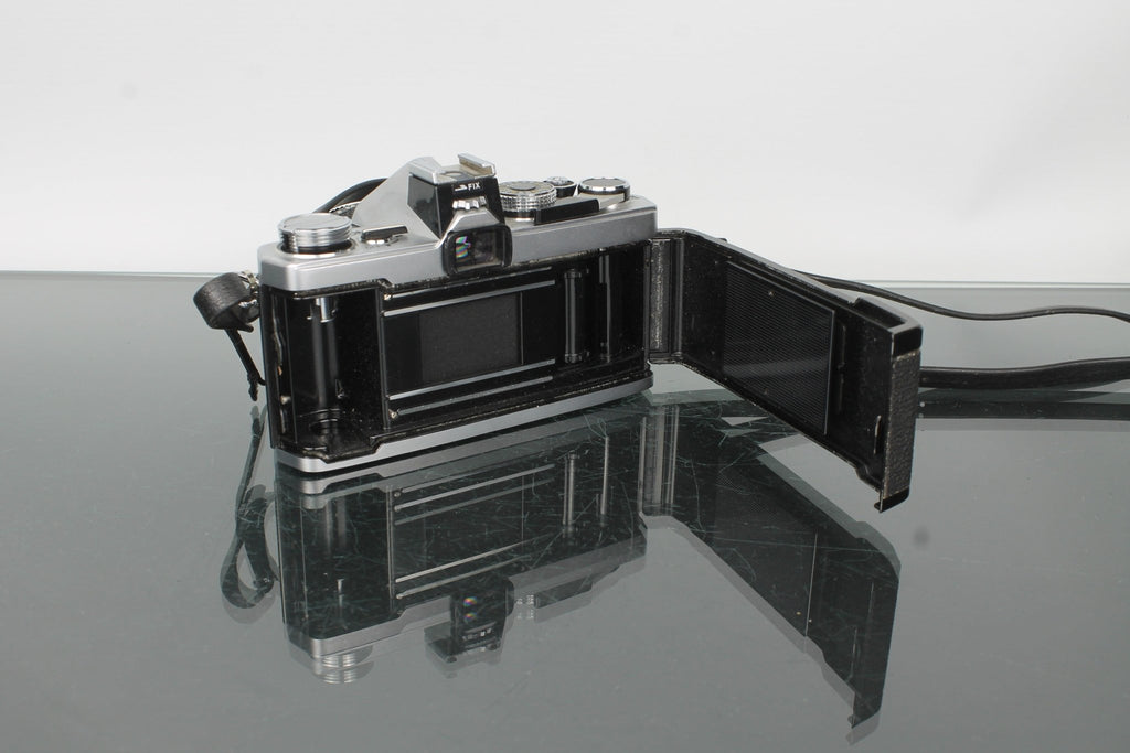 Olympus OM - 1 + Olympus Auto - S 50mm f/1.4 - Dutch|Thrift