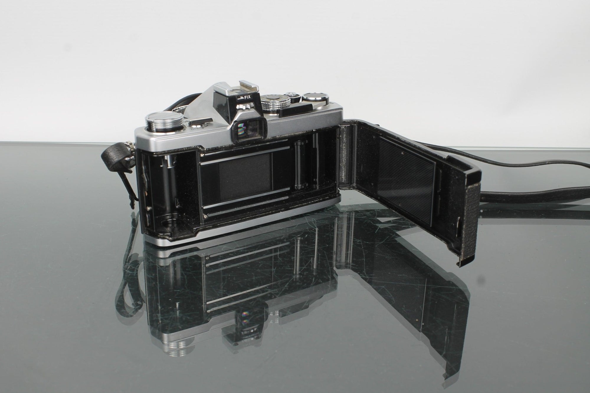Olympus OM - 1 + Olympus Auto - S 50mm f/1.4 - Dutch|Thrift