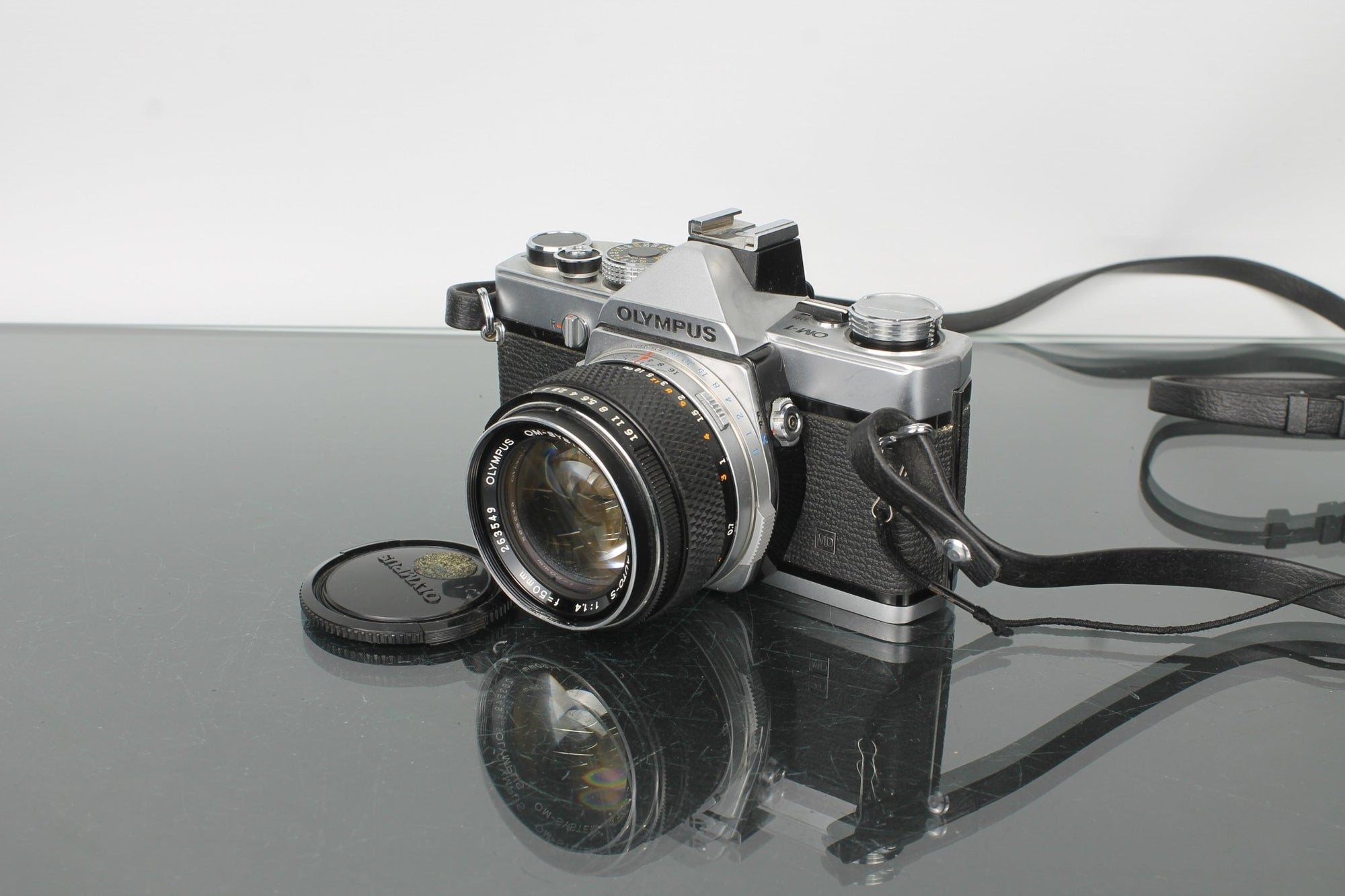 Olympus OM - 1 + Olympus Auto - S 50mm f/1.4 - Dutch|Thrift