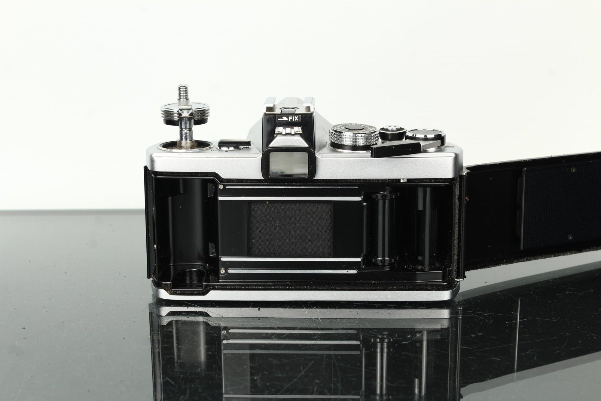 Olympus OM - 1 + Olympus Auto - S 50mm f/1.8 - Dutch|Thrift