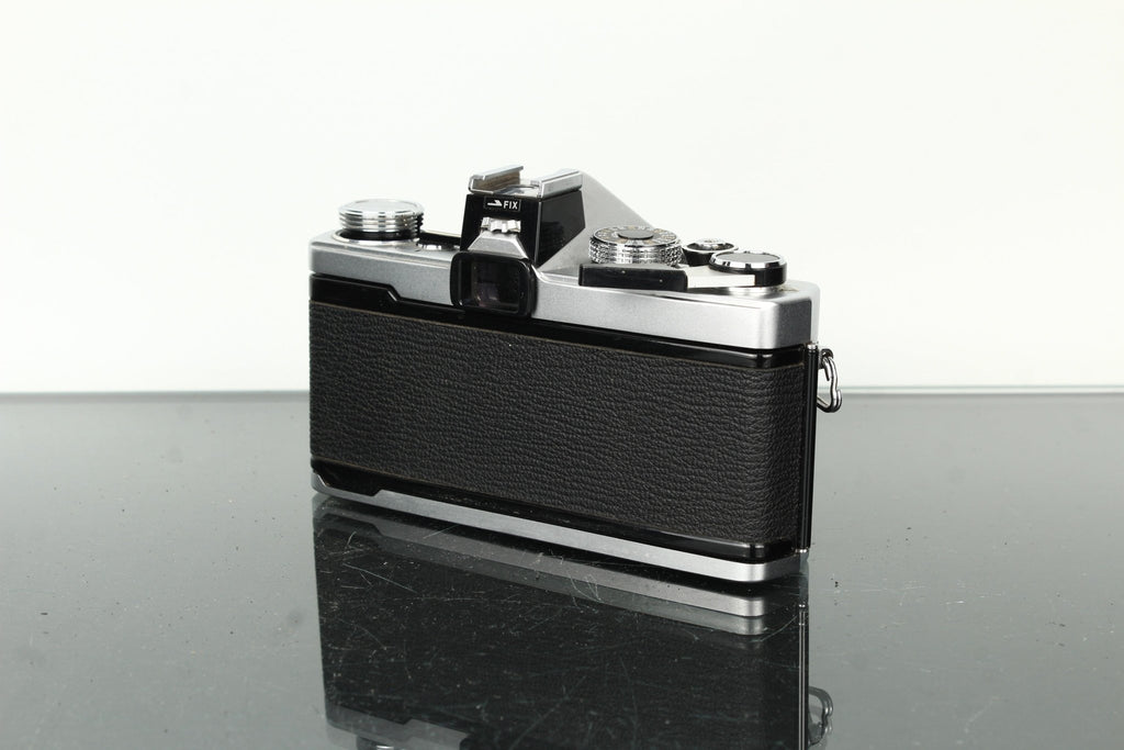 Olympus OM - 1 + Olympus Auto - S 50mm f/1.8 - Dutch|Thrift