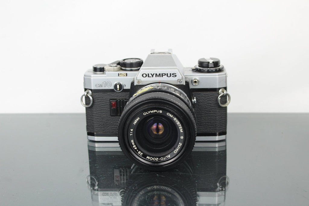 Olympus OM 10 + 28 - 48mm 1:4 Olympus lens - Dutch|Thrift