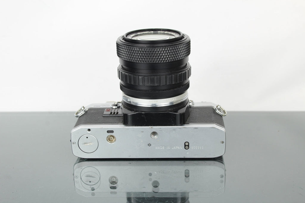 Olympus OM 10 + 28 - 48mm 1:4 Olympus lens - Dutch|Thrift