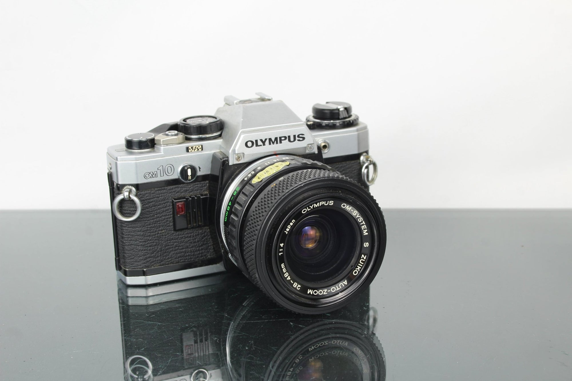 Olympus OM 10 + 28 - 48mm 1:4 Olympus lens - Dutch|Thrift