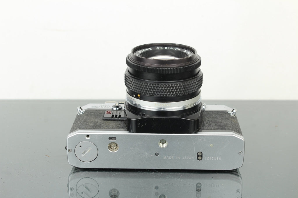 Olympus OM 10 + 50mm 1.8 Olympus lens - Dutch|Thrift