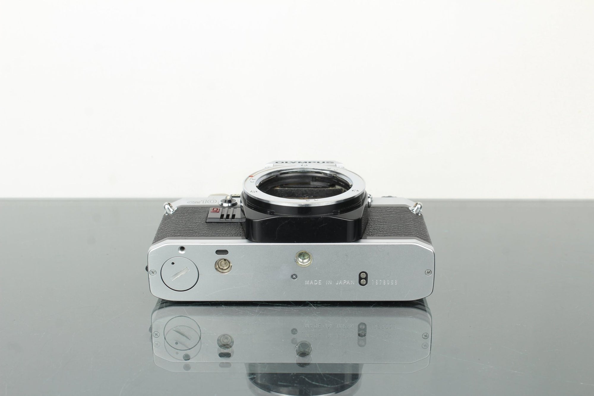 Olympus OM - 10 - Dutch|Thrift