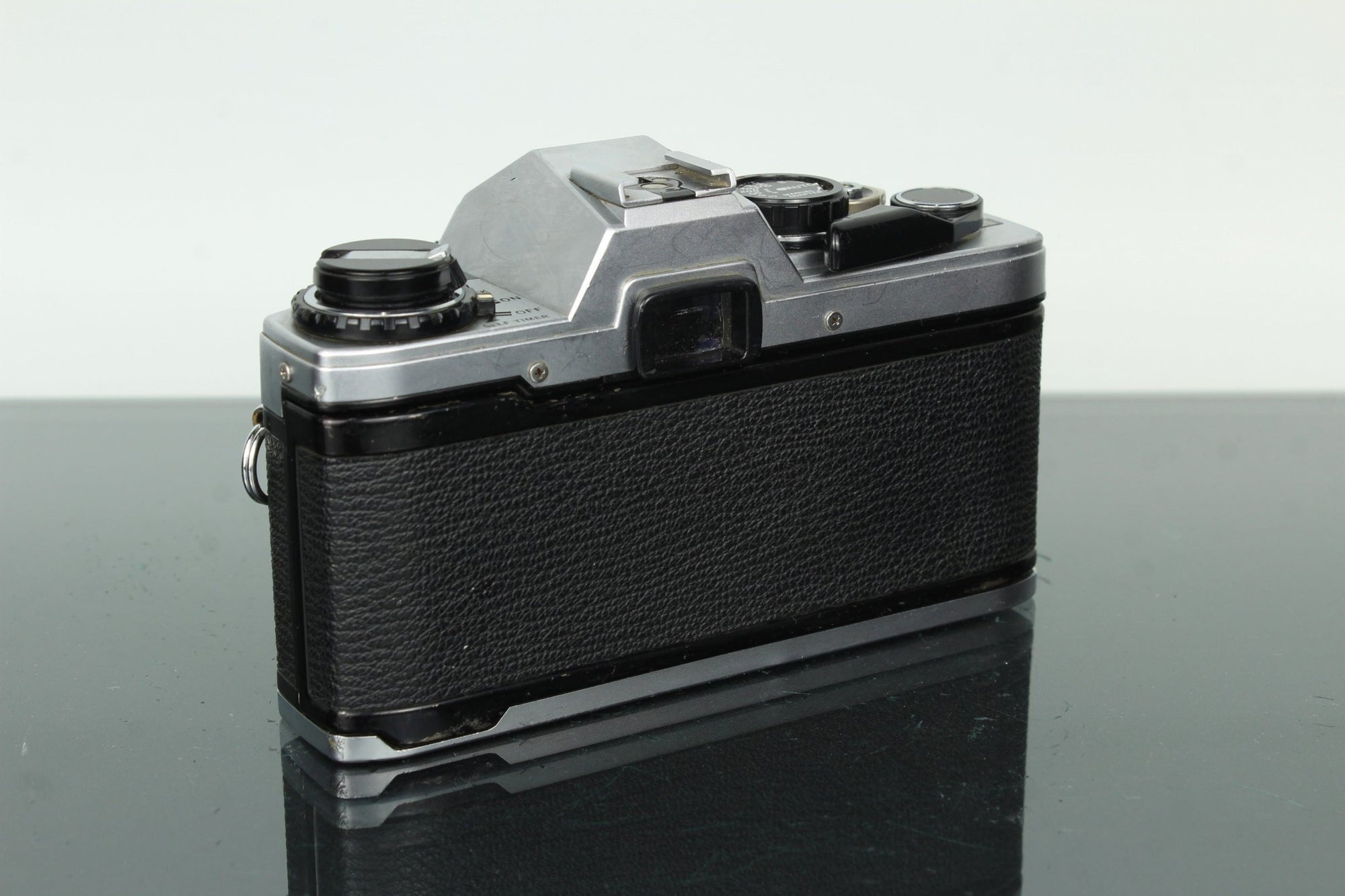 Olympus OM - 10 + Olympus Auto - S 50mm f/1.8 - Dutch|Thrift