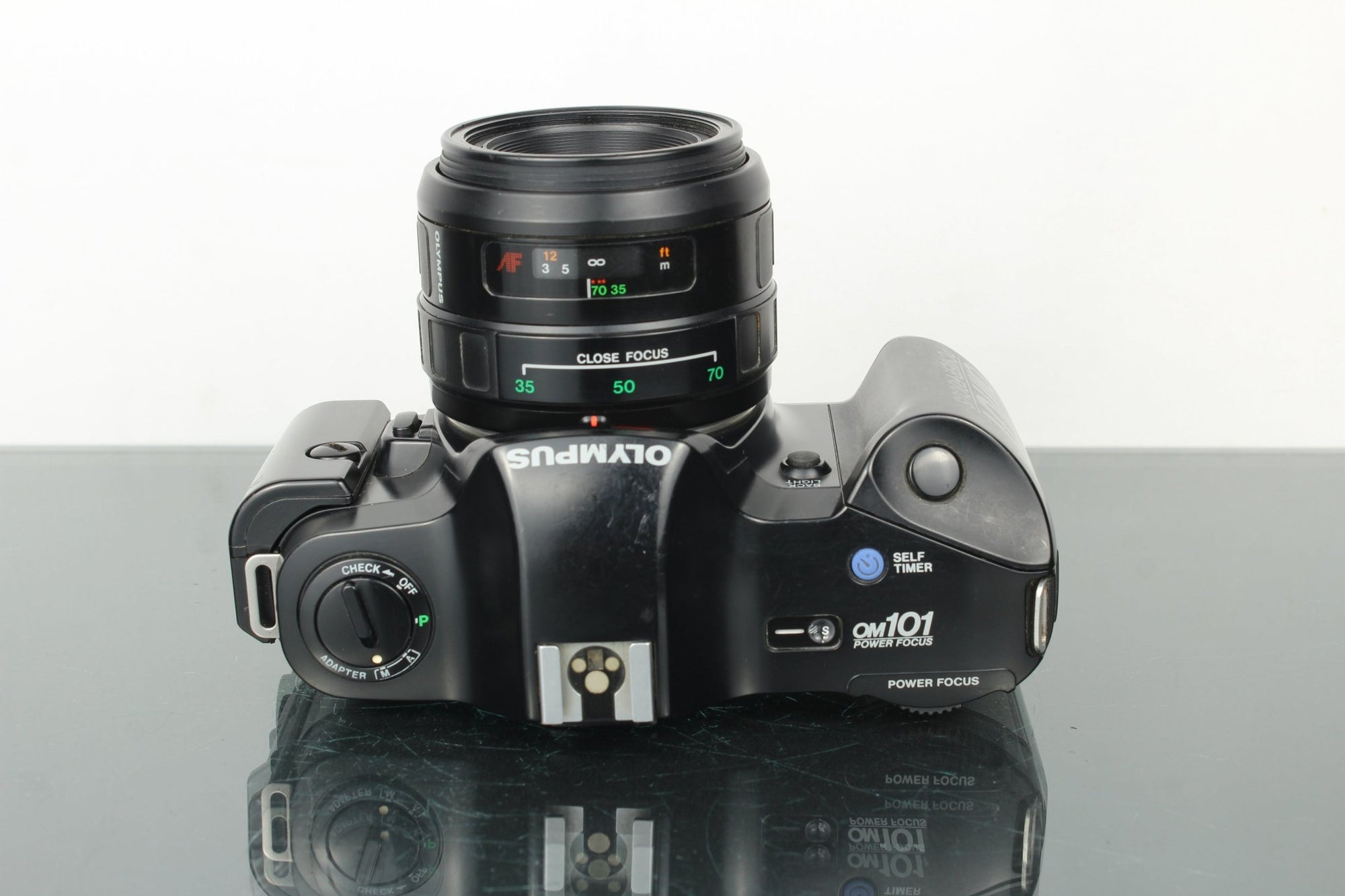 Olympus OM 101 + Olympus AF 35 - 70mm 1.5 - 4.5 lens - Dutch|Thrift