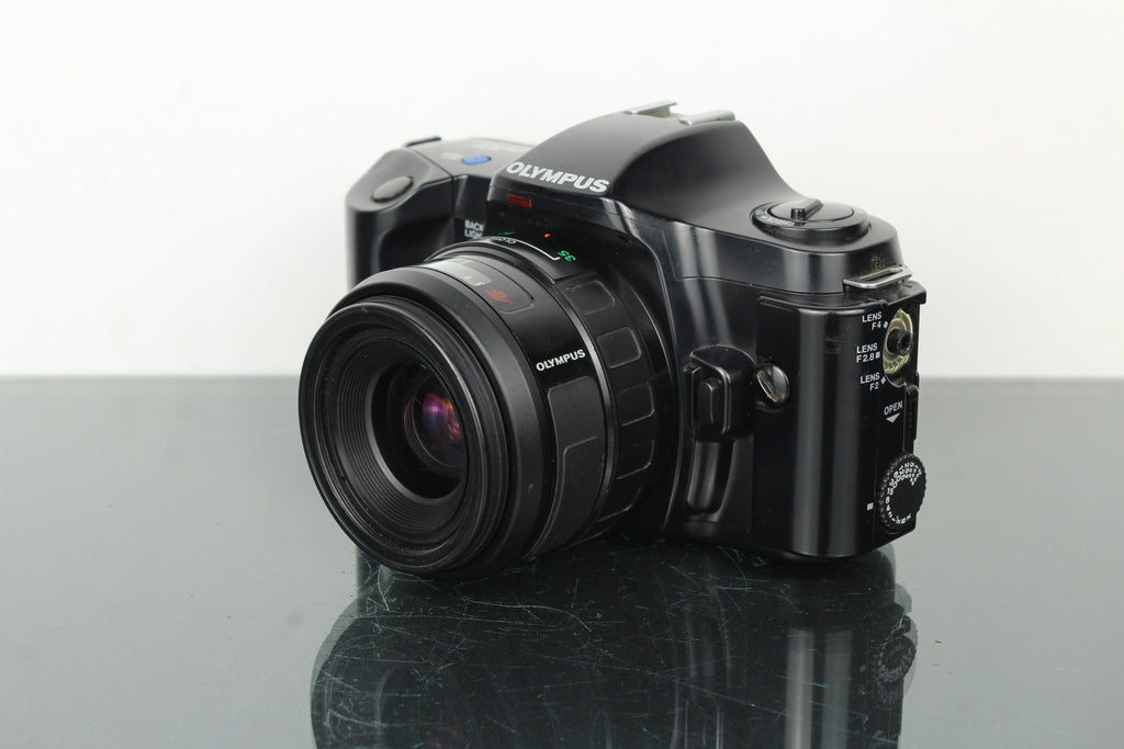 Olympus OM 101 + Olympus AF 35 - 70mm 1.5 - 4.5 lens - Dutch|Thrift