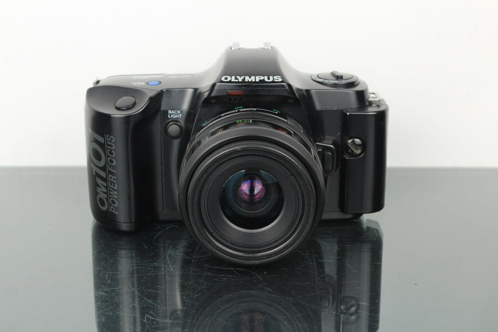 Olympus OM 101 + Olympus AF 35 - 70mm 1.5 - 4.5 lens - Dutch|Thrift
