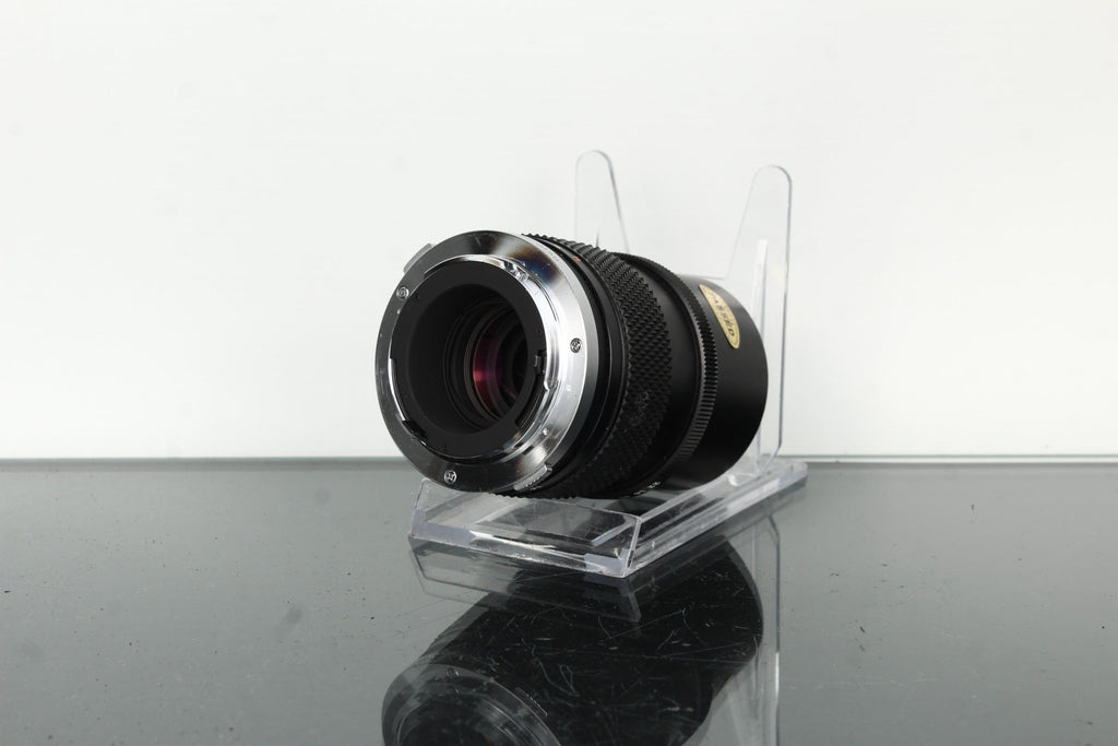Olympus OM 1:3.5 F=135mm - Dutch|Thrift