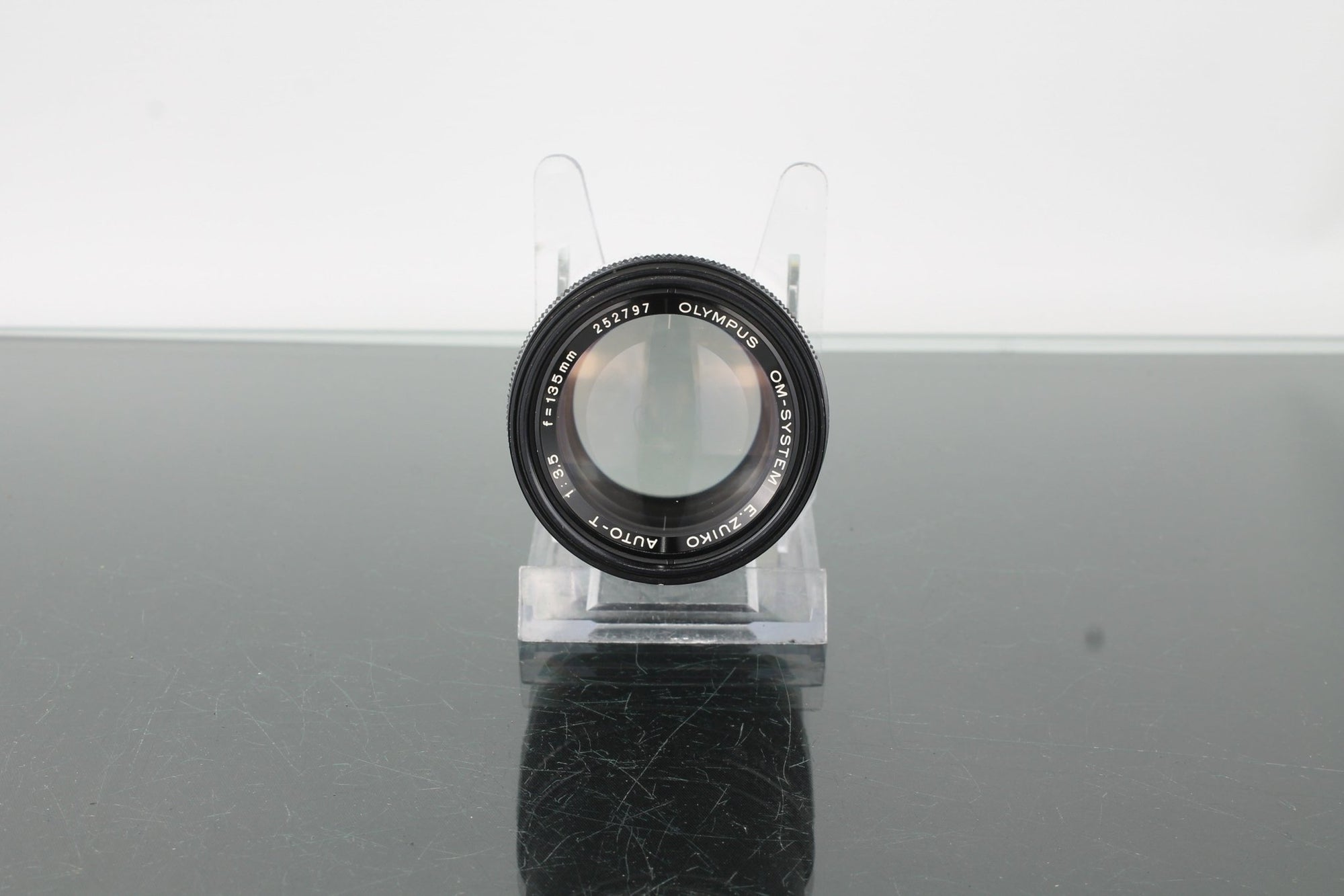 Olympus OM 135mm f/3.5 - Dutch|Thrift