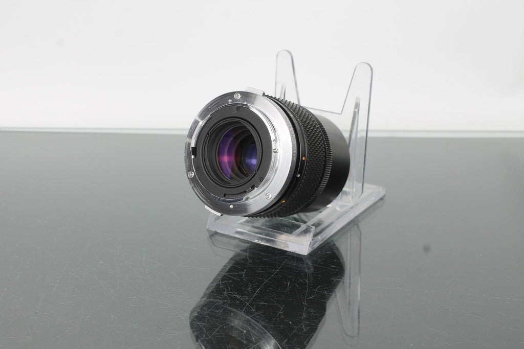 Olympus OM 135mm f/3.5 - Dutch|Thrift